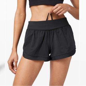 LULULEMON | Black Calm Tides Shorts